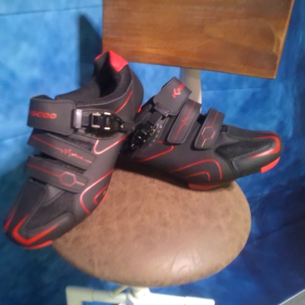 Bicycle shoes